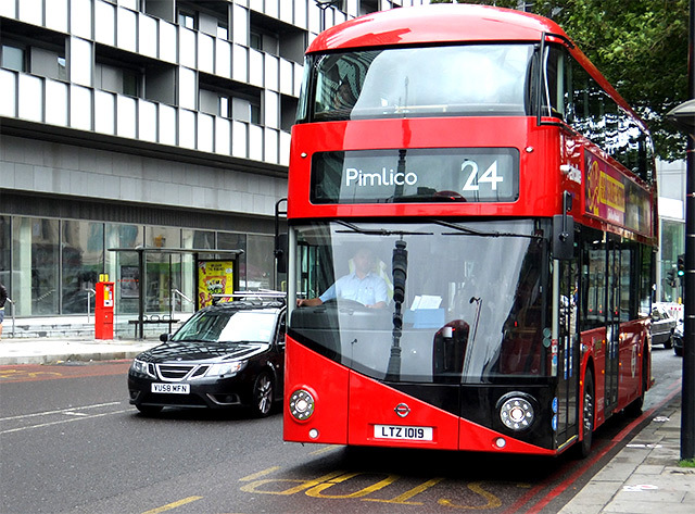 Nummer 24 London Bus til en billig Sightseeing Tour