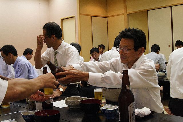 Kompletní průvodce pro japonský pití Etiketa